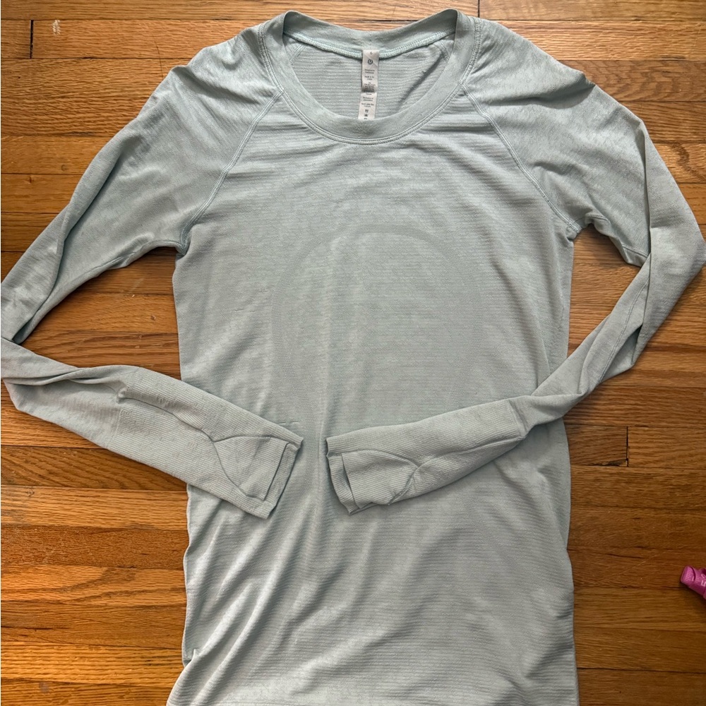 Lululemon Long Sleeve - Size 6